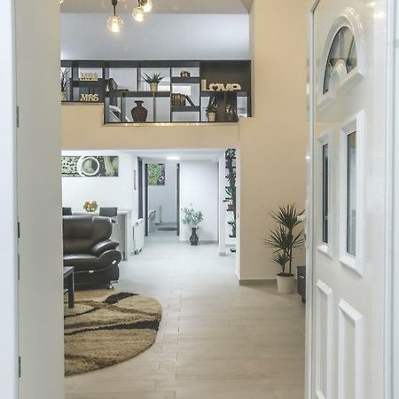 ブカレストVictoria Duplex Apartamentアパートメント エクステリア 写真
