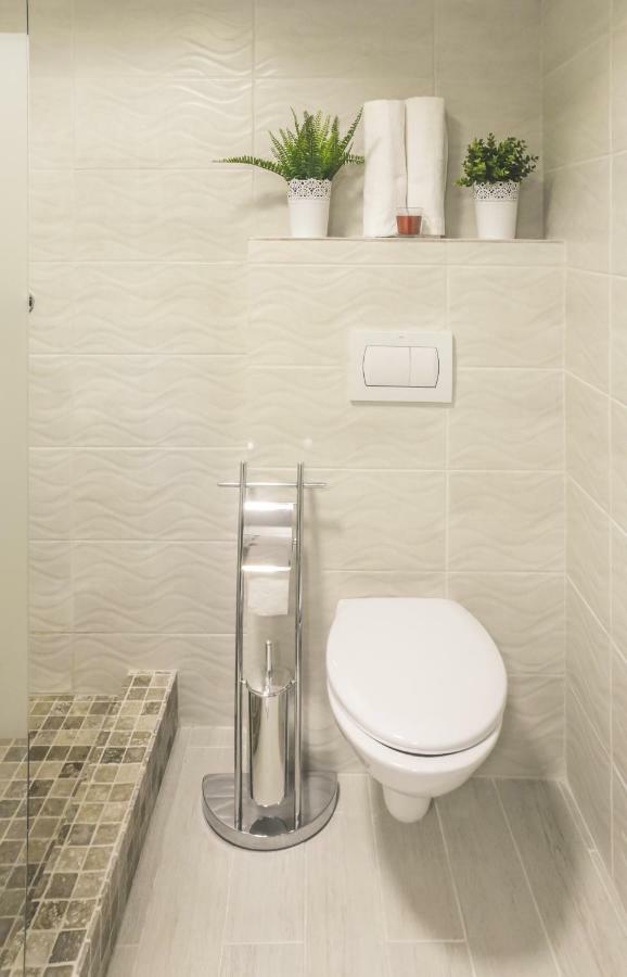 ブカレストVictoria Duplex Apartamentアパートメント エクステリア 写真