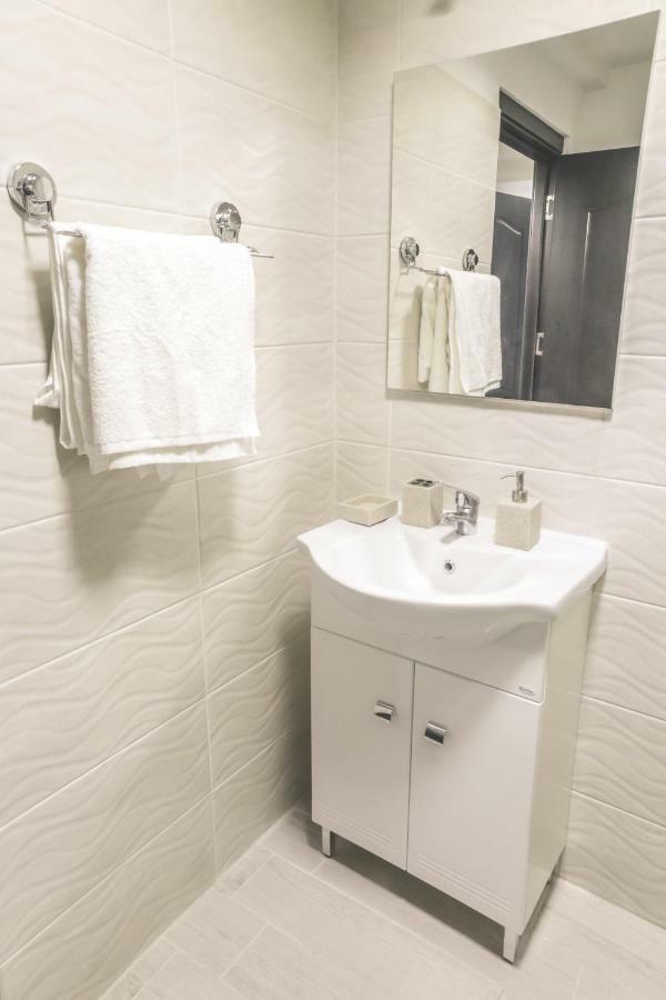 ブカレストVictoria Duplex Apartamentアパートメント エクステリア 写真
