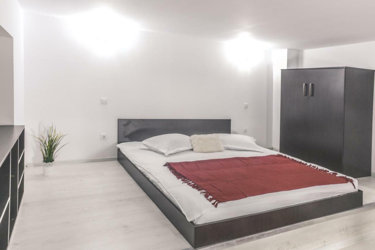 ブカレストVictoria Duplex Apartamentアパートメント エクステリア 写真